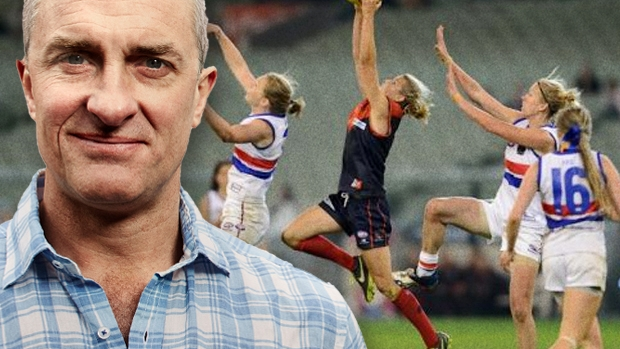 Article image for Tom Elliott and Greens leader Richard Di Natale debate pay deal for female footy players