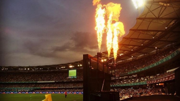 Article image for BLOG: KFC BBL06: Brisbane Heat v Sydney Sixers at the Gabba