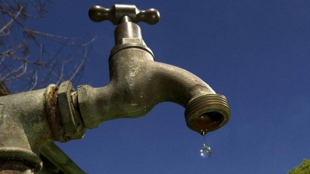 Article image for Cranbourne woman left without water halfway through dyeing her hair