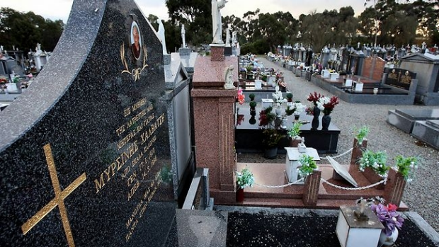 Article image for Lois, 85, tells Neil Mitchell about having her bags stolen at Fawkner Cemetery