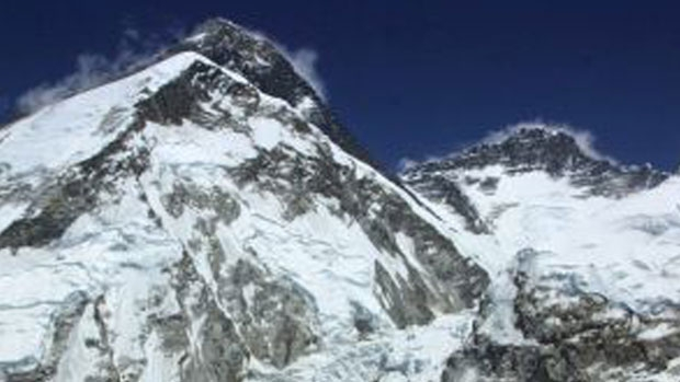 Article image for Melbourne father-of-two dies climbing Mount Everest