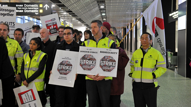 Article image for Public sector union crowdfunds to pay for workers’ strike action