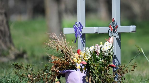 Article image for VicRoads to regulate roadside memorials