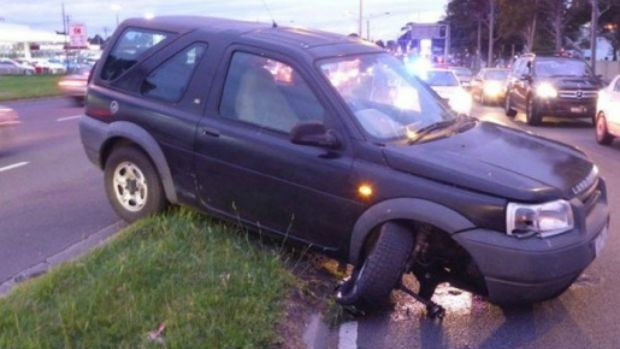 Article image for Car rammed in Glen Waverley road rage incident