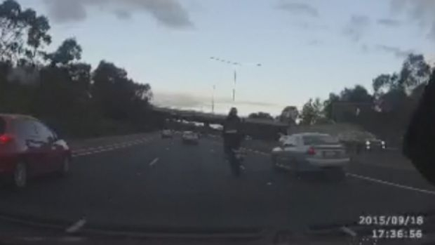 Article image for Motorcyclist caught on dash-cam doing high-speed ‘mono’ on Eastern Freeway