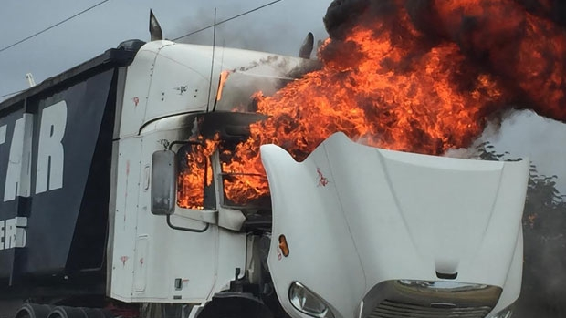 Article image for PHOTOS: Dramatic Laverton North truck fire