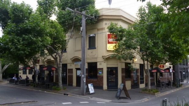 Article image for 3AW’s De Bortoli Pub of the Week: Tony Leonard reviews the Rising Sun Hotel, South Melbourne