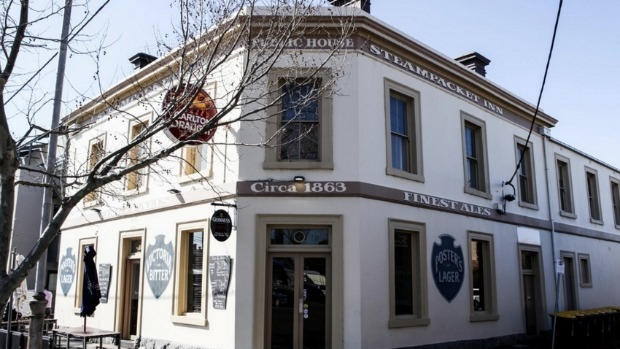 Article image for 3AW’s De Bortoli Pub Of The Week: Tony Leonard reviews the Steam Packet Hotel, Williamstown