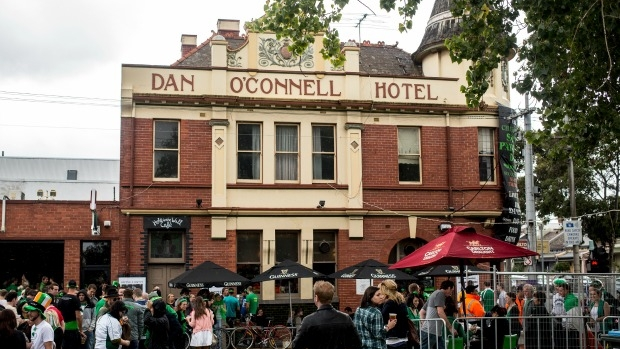Article image for 3AW’s De Bortoli Pub of the Week: Tony Leonard reviews the Dan O’Connell Hotel, Carlton