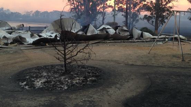 Article image for Scotsburn family overwhelmed by support after losing home to bushfire