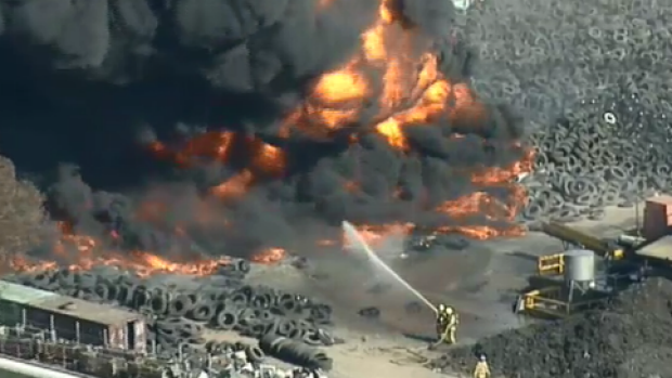 Article image for Broadmeadows fire: Smoke billowing across northern suburbs