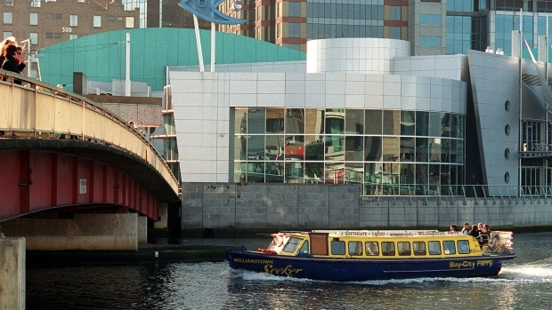 Article image for Police investigate attempted abduction of child at Melbourne Aquarium