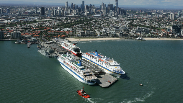 Article image for Taxi and transport problems at Station Pier an ’embarrassment’ for Melbourne