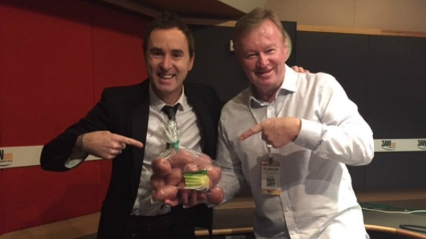 Article image for Damien Leith in studio with Denis Walter