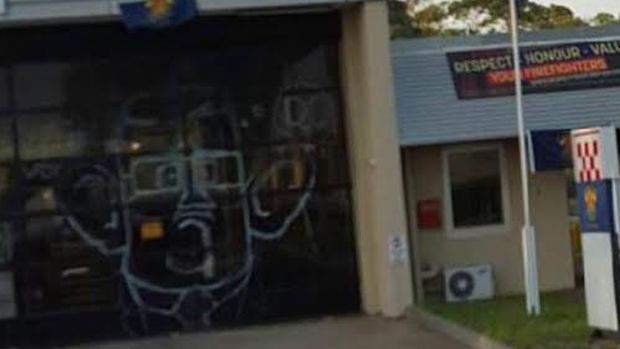 Article image for Frankston CFA paint a large caricature of Daniel Andrews on their front door
