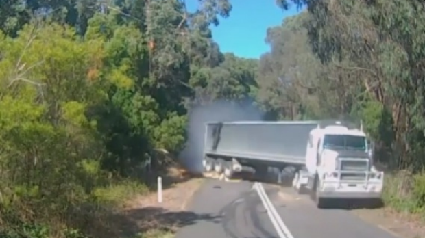 Article image for Incredible truck near-miss at Carlisle River