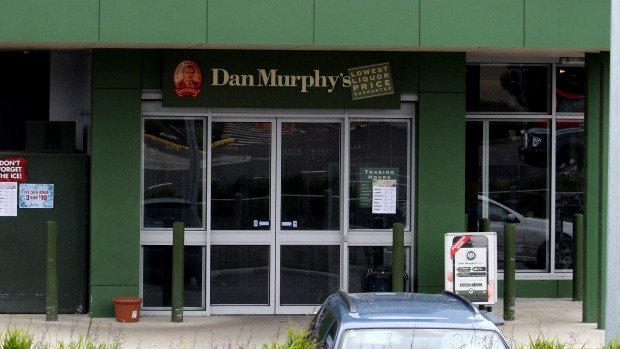 Article image for Andrews Government under fire after approving Dan Murphy’s liquor store at Cranbourne East