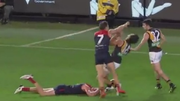 Article image for Tony Shaw says Alex Rance has to be suspended for ‘weak’ hit on Jack Watts