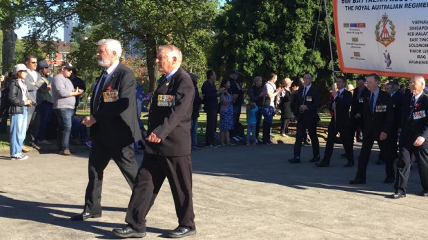 Article image for Vietnam Veterans Bill Akel and David Sabben lead the Anzac Day parade