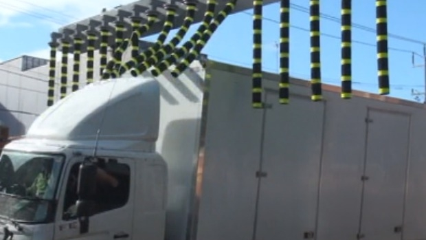 Article image for WATCH: 3AW tests the new gantry at the Montague Street Bridge in a truck