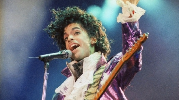 Article image for Tests reveal Prince died of painkiller overdose