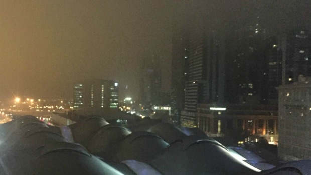 Article image for Melbourne swamped by fog, flights cancelled