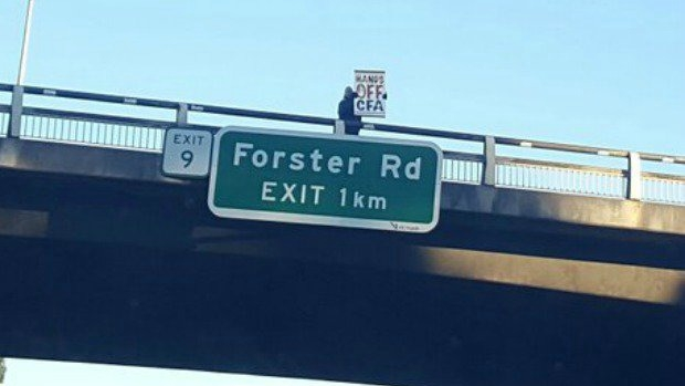 Article image for Monash Freeway protester angry at ‘unionisation’ of CFA