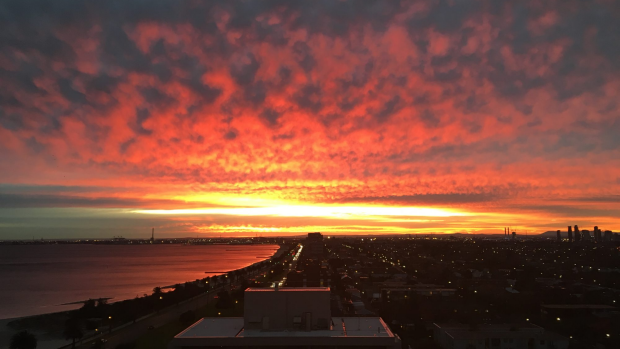 Article image for Melbourne blanketed by stunning Sunday sunset