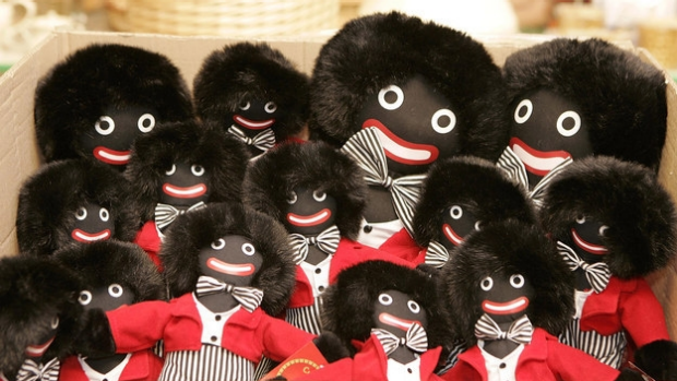 Article image for Beechworth sweet shop has signage pulled for featuring golliwogs