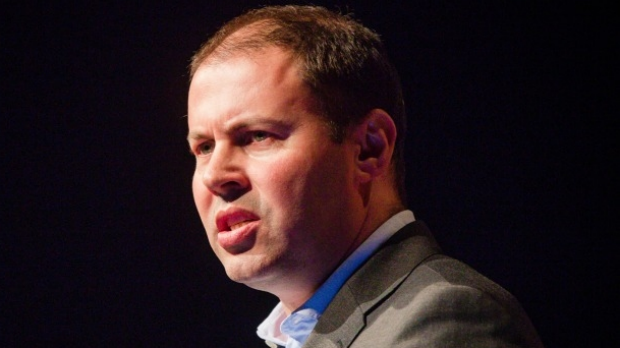 Article image for Tom Elliott tackles Josh Frydenberg over Australia’s energy future