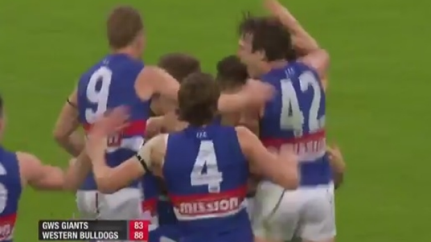 Article image for WATCH: An emotional Tony Leonard calls the Western Bulldogs making the grand final