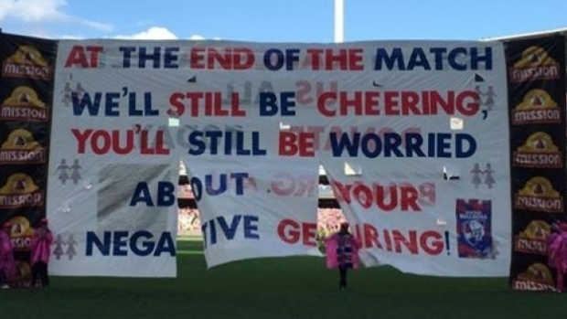 Article image for Tom Elliott speaks with Danny McGinlay, the man behind the Western Bulldogs’ banners