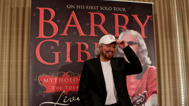 Article image for Ross and John speak to Barry Gibb about his new album