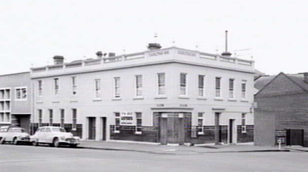 Article image for EPA confirms asbestos found at Carlton pub site