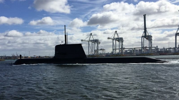 Article image for Submarine spotted under the Westgate Bridge