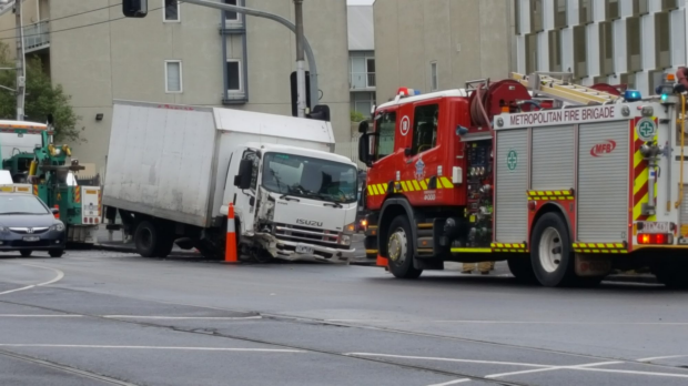 Article image for Truck loses front wheels