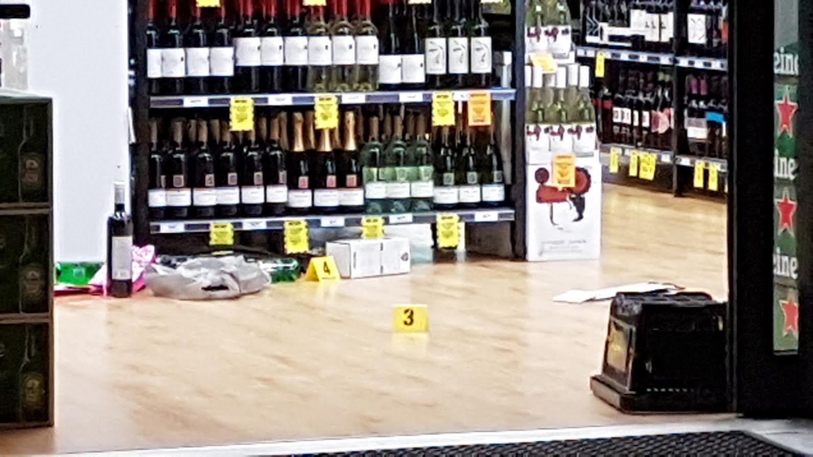 Article image for Liquor store staff stabbed during botched robbery at Cranbourne North