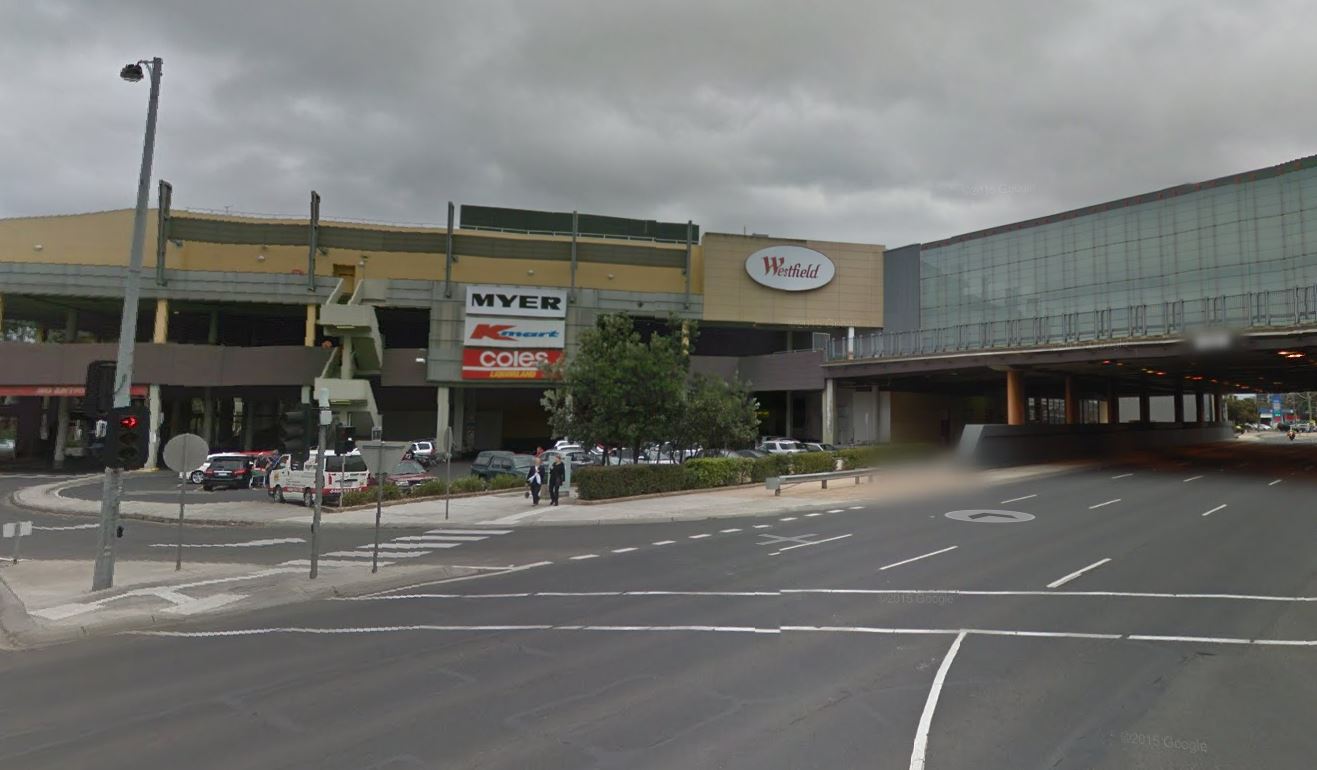 Police arrest three people Southland Shopping centre - 3AW