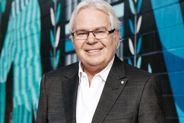 Article image for Iconic soccer broadcaster Les Murray dies