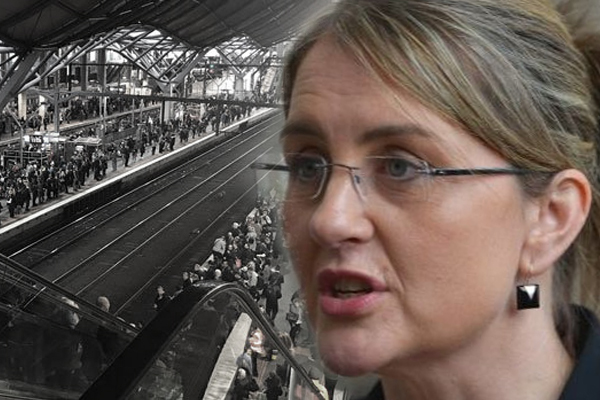 Article image for Public Transport Minister slams Metro and Uber over train mess