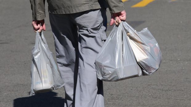 Article image for Supermarket giant to scrap plastic bags for good