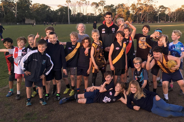 Article image for St Kilda player visits struggling Balnarring under-10s