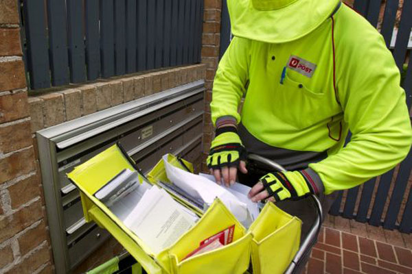 Article image for Rumour confirmed: High vis clad thieves make off with Australia Post parcels