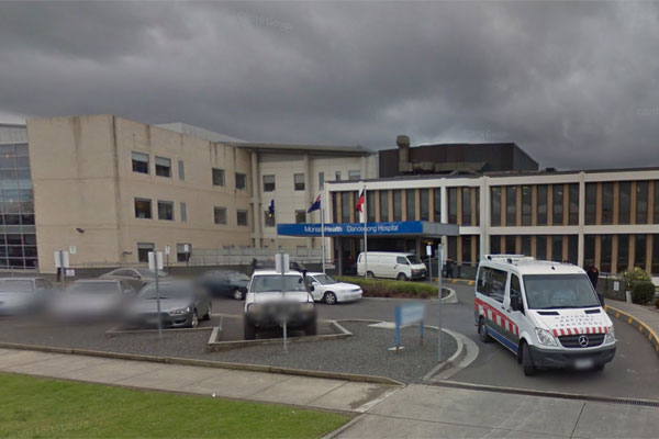 Article image for Rumour confirmed: Ambulance attendants bashed outside Melbourne hospital
