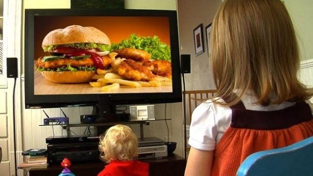 Article image for Calls to ban free toys being used to sell junk foods