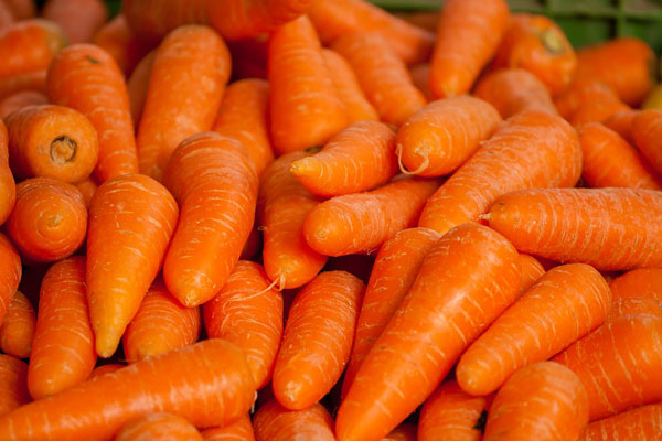 Article image for Farmers forced to get creative in national carrot crisis
