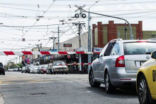 Article image for Kiosk owner ‘kicked out’ after level crossing removal project