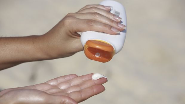 Article image for Concern as Australian attitudes to sunscreen decline