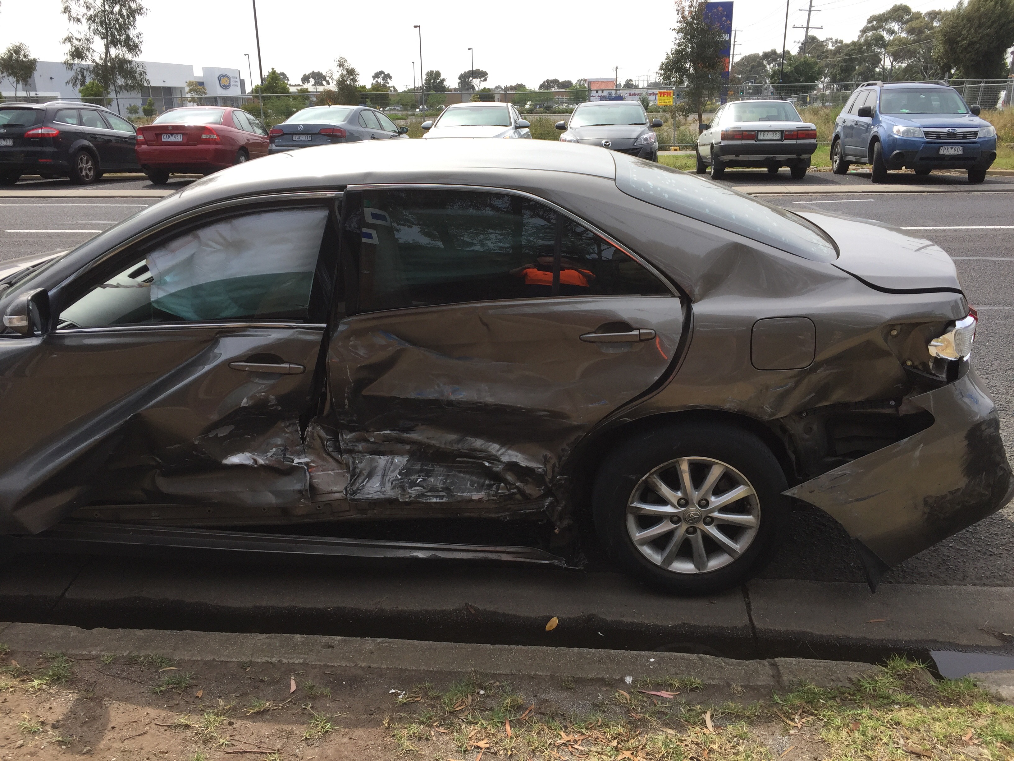 Article image for Neil Mitchell crosses to the scene of a road rage incident to speak to the victim