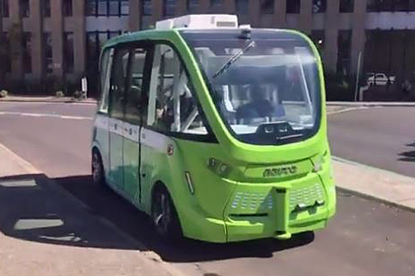 Article image for 3AW Mornings road tests the driverless bus